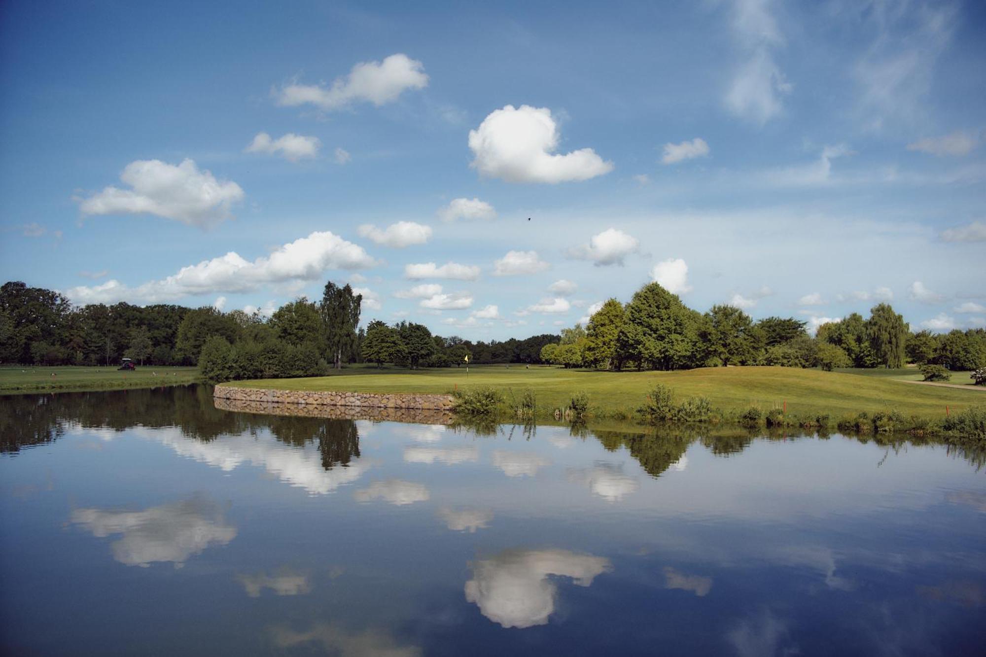 Aparthotel Am Golfclub Treudelberg ハンブルク エクステリア 写真