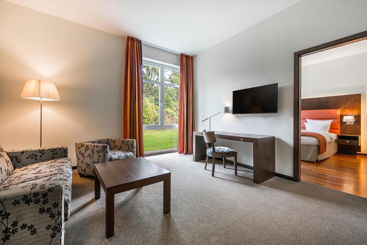 Aparthotel Am Golfclub Treudelberg ハンブルク エクステリア 写真